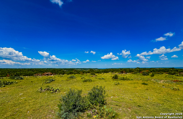 Listing photo id 6 for 380 Holiday Rd.