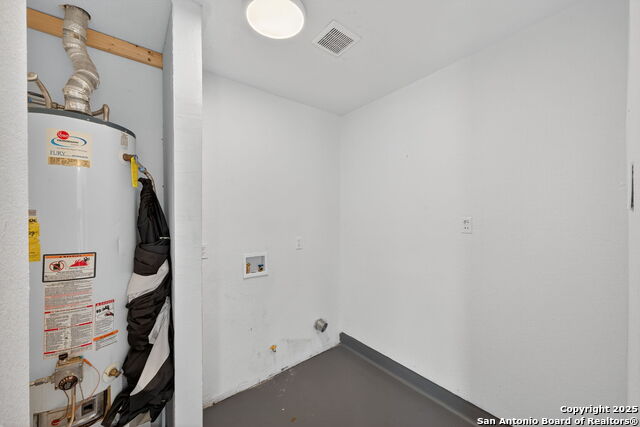 Image 18 of 23 For 243 Jewell St W