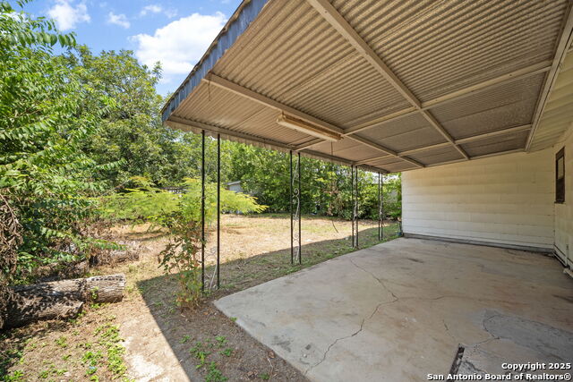 Image 19 of 23 For 243 Jewell St W