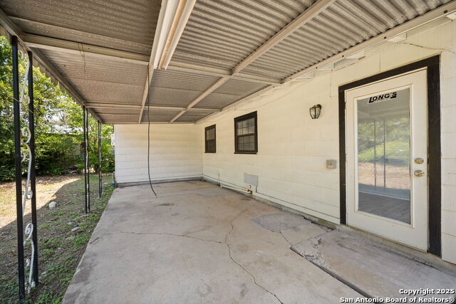 Image 20 of 23 For 243 Jewell St W