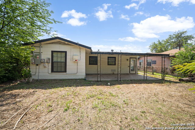 Image 22 of 23 For 243 Jewell St W