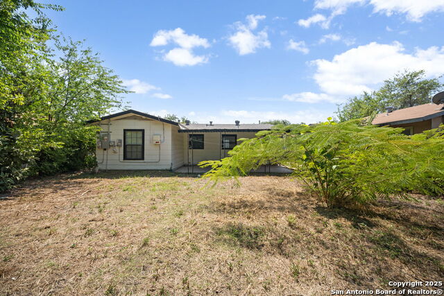 Image 23 of 23 For 243 Jewell St W