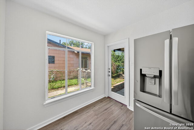 Image 7 of 23 For 243 Jewell St W