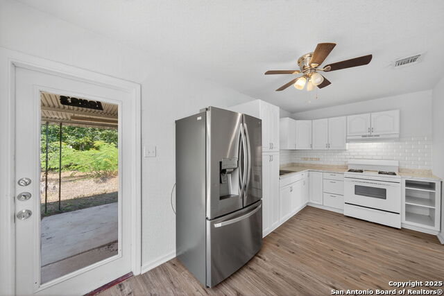 Image 8 of 23 For 243 Jewell St W