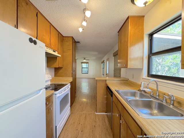 Image 13 of 36 For 776 Lookout  