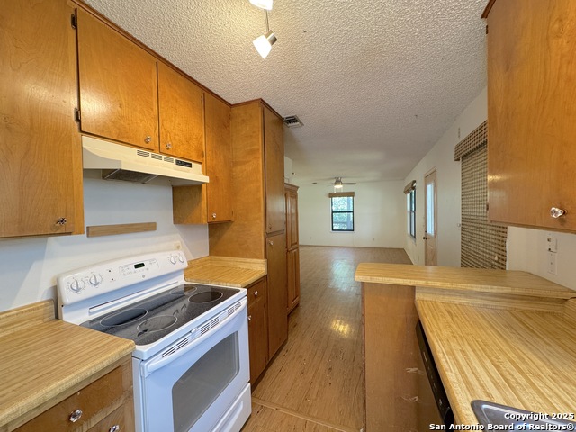 Image 15 of 36 For 776 Lookout  