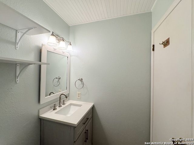 Image 23 of 36 For 776 Lookout  