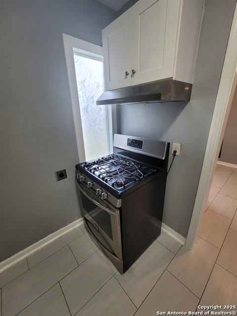 Listing photo id 2 for 327 Bexar Dr