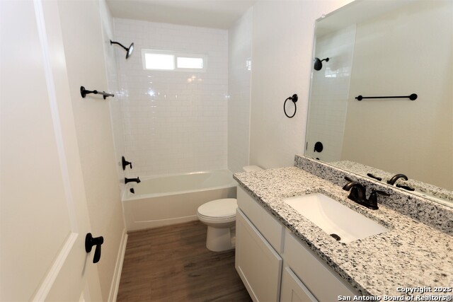 Image 10 of 32 For 10310 Lynwood Village