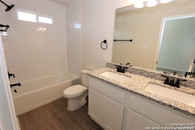 Image 12 of 32 For 10310 Lynwood Village