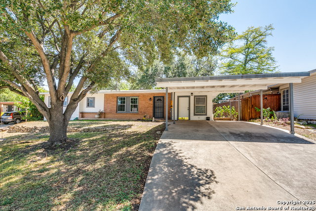 Image 3 of 15 For 310 Williamsburg