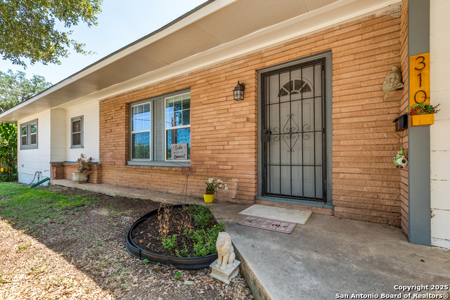 Image 4 of 15 For 310 Williamsburg