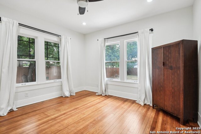 Image 10 of 17 For 230 Glenwood