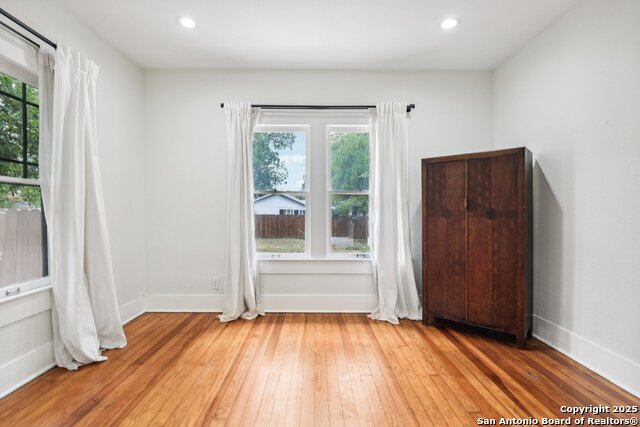 Image 13 of 17 For 230 Glenwood