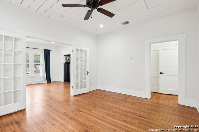 Image 14 of 17 For 230 Glenwood