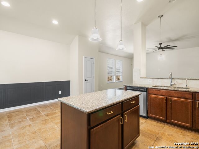 Image 13 of 32 For 22611 Carriage Bush