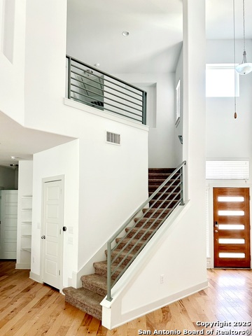 Image 3 of 20 For 7202 Crandower