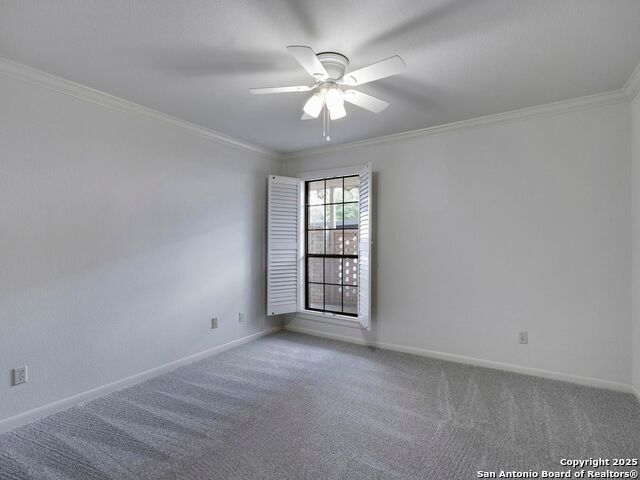 Listing photo id 19 for 2611 Eisenhauer Rd  901