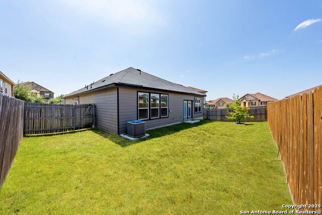 Listing photo id 30 for 9411 Copperway