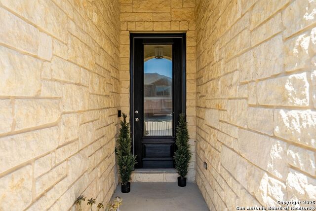 Listing photo id 4 for 9411 Copperway
