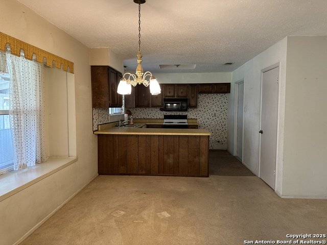 Image 2 of 5 For 170 High Oak