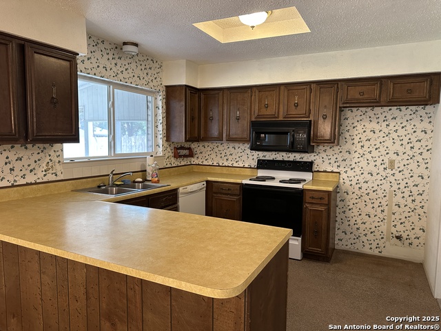 Image 3 of 5 For 170 High Oak
