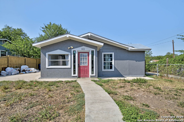 Details for 1211 Lee Hall, San Antonio, TX 78201