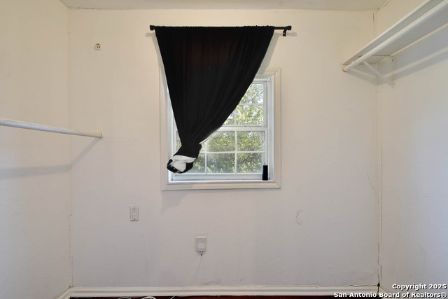 Image 23 of 31 For 1211 Lee Hall