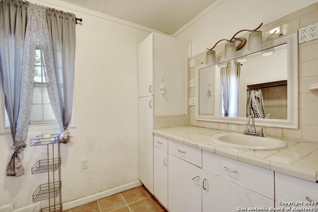 Image 24 of 31 For 1211 Lee Hall