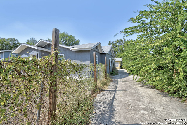 Image 3 of 31 For 1211 Lee Hall