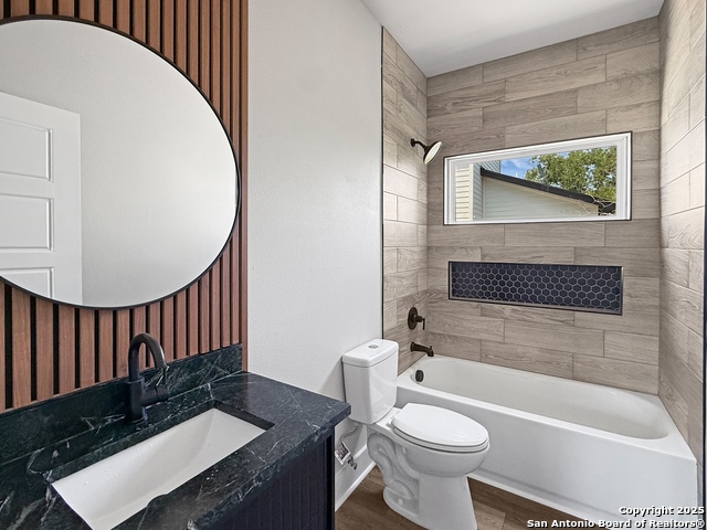 Image 12 of 18 For 122 S Walters St.