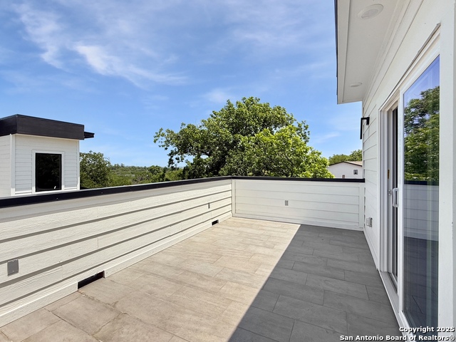 Image 15 of 18 For 122 S Walters St.