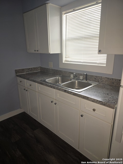 Listing photo id 3 for 111 Grasmere