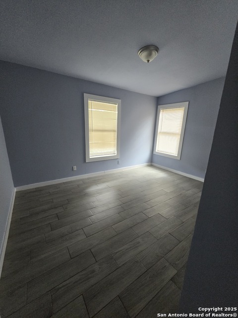 Listing photo id 7 for 111 Grasmere