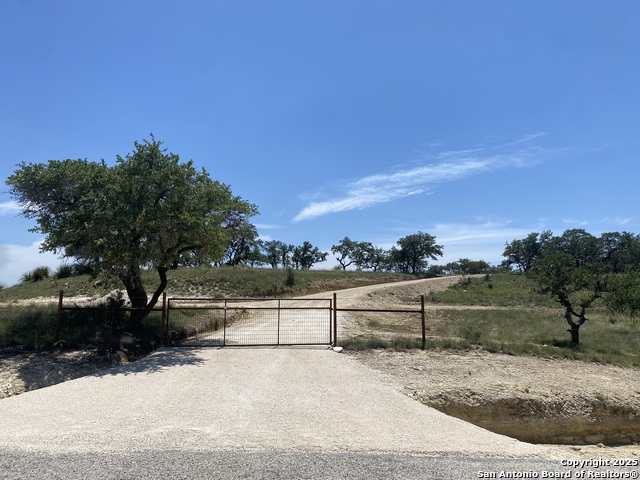 Image 3 of 12 For 208 Saddle Wood