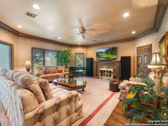 Image 15 of 47 For 115 Westcourt Lane