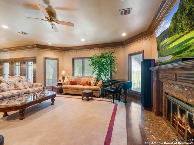 Image 17 of 47 For 115 Westcourt Lane