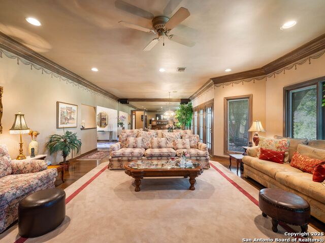 Image 18 of 47 For 115 Westcourt Lane