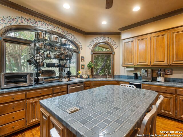 Image 22 of 47 For 115 Westcourt Lane