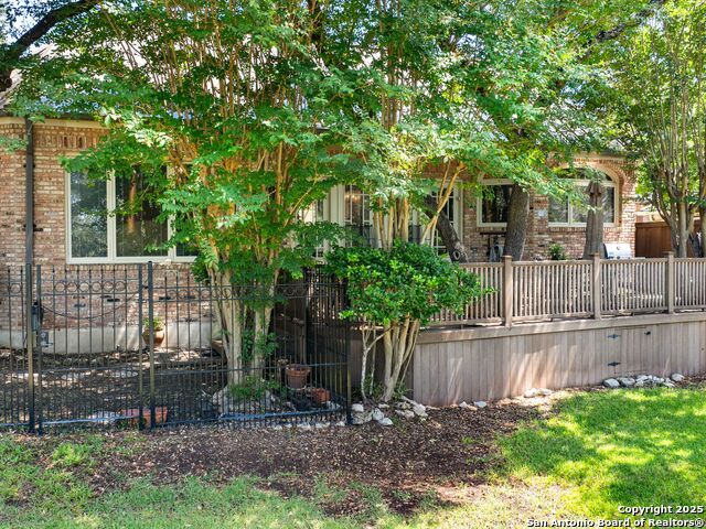 Image 38 of 47 For 115 Westcourt Lane