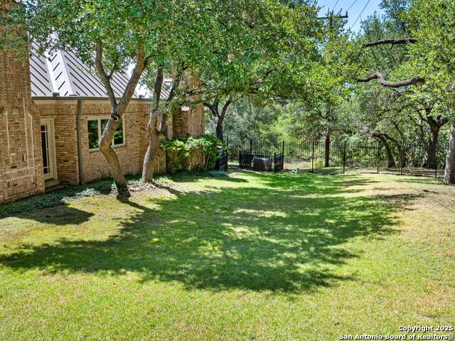 Image 39 of 47 For 115 Westcourt Lane