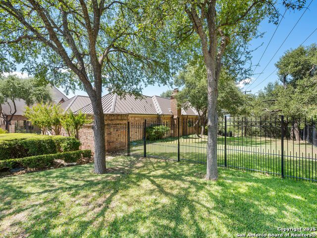 Image 40 of 47 For 115 Westcourt Lane