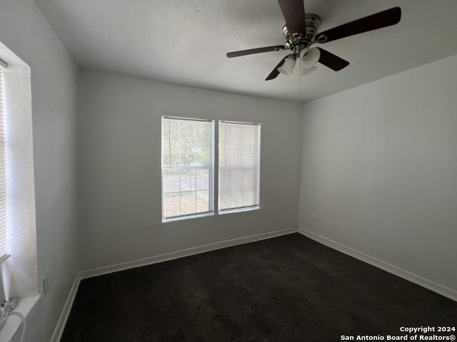 Listing photo id 2 for 3631 Salinas W