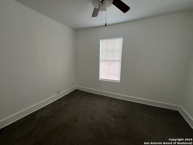 Listing photo id 4 for 3631 Salinas W