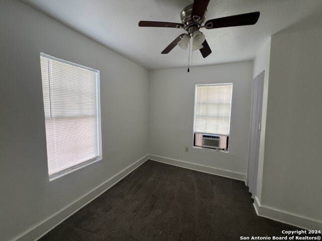 Listing photo id 5 for 3631 Salinas W