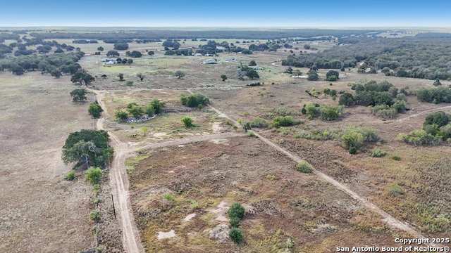 Listing photo id 11 for 19764 State Highway 123 S