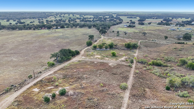 Listing photo id 12 for 19764 State Highway 123 S