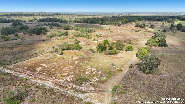 Listing photo id 5 for 19764 State Highway 123 S