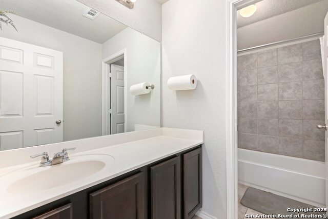 Image 32 of 40 For 4602 Acacia Hill