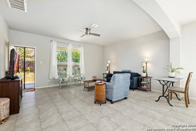 Image 5 of 40 For 4602 Acacia Hill